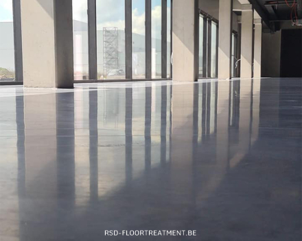 Uw nieuwe betonvloer duurzaam laten reinigen en behandelen voor een optimale levensduur_RSD Floortreatment